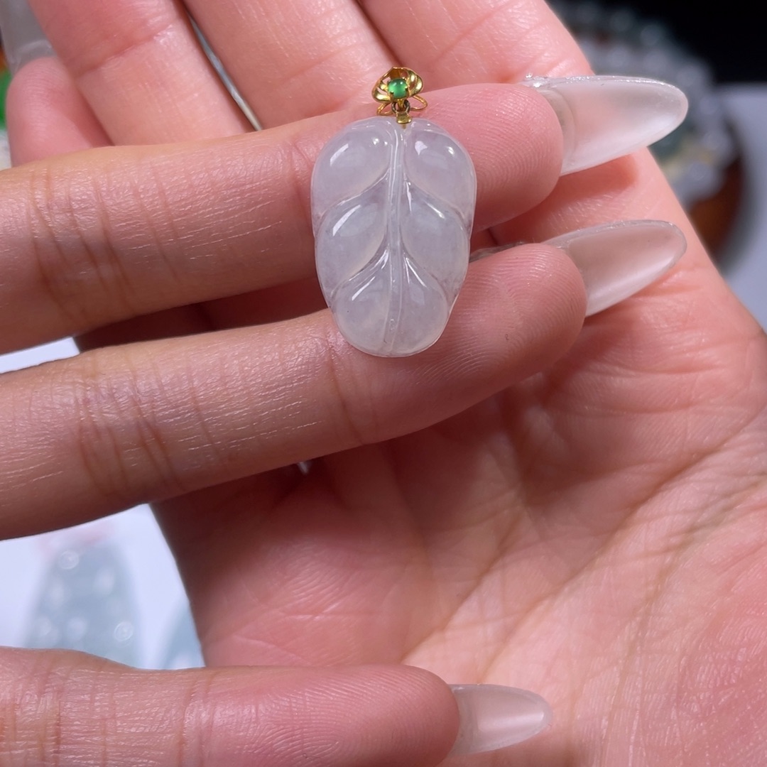 翡翠颈饰18K金镶嵌叶子