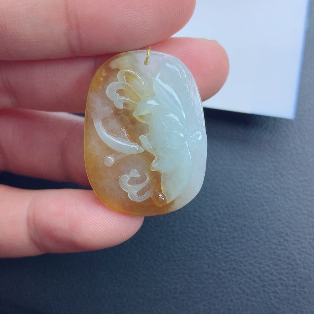 翡翠颈饰未镶嵌荷叶鱼