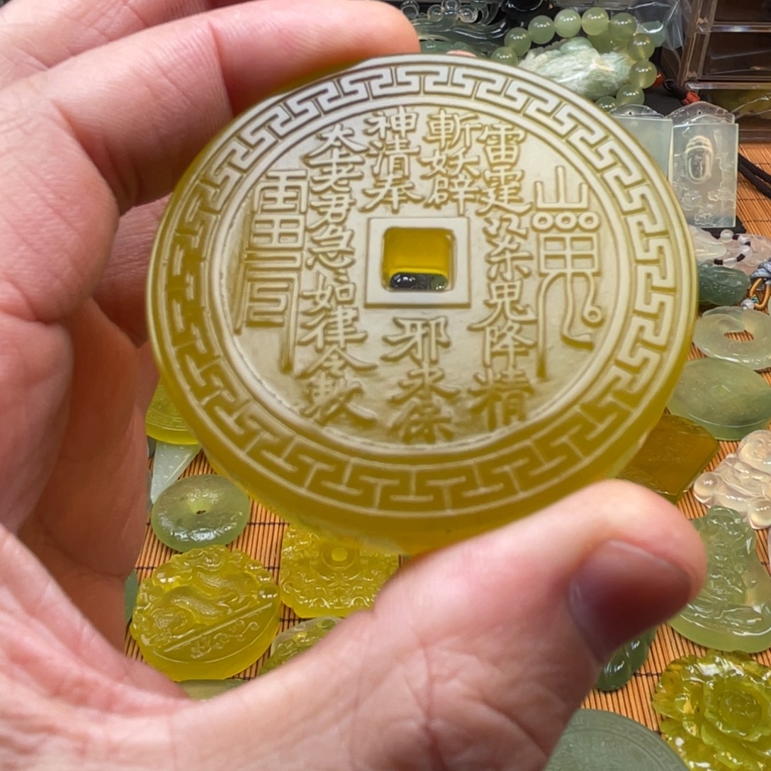 S***w蛇纹石玉未镶嵌颈饰