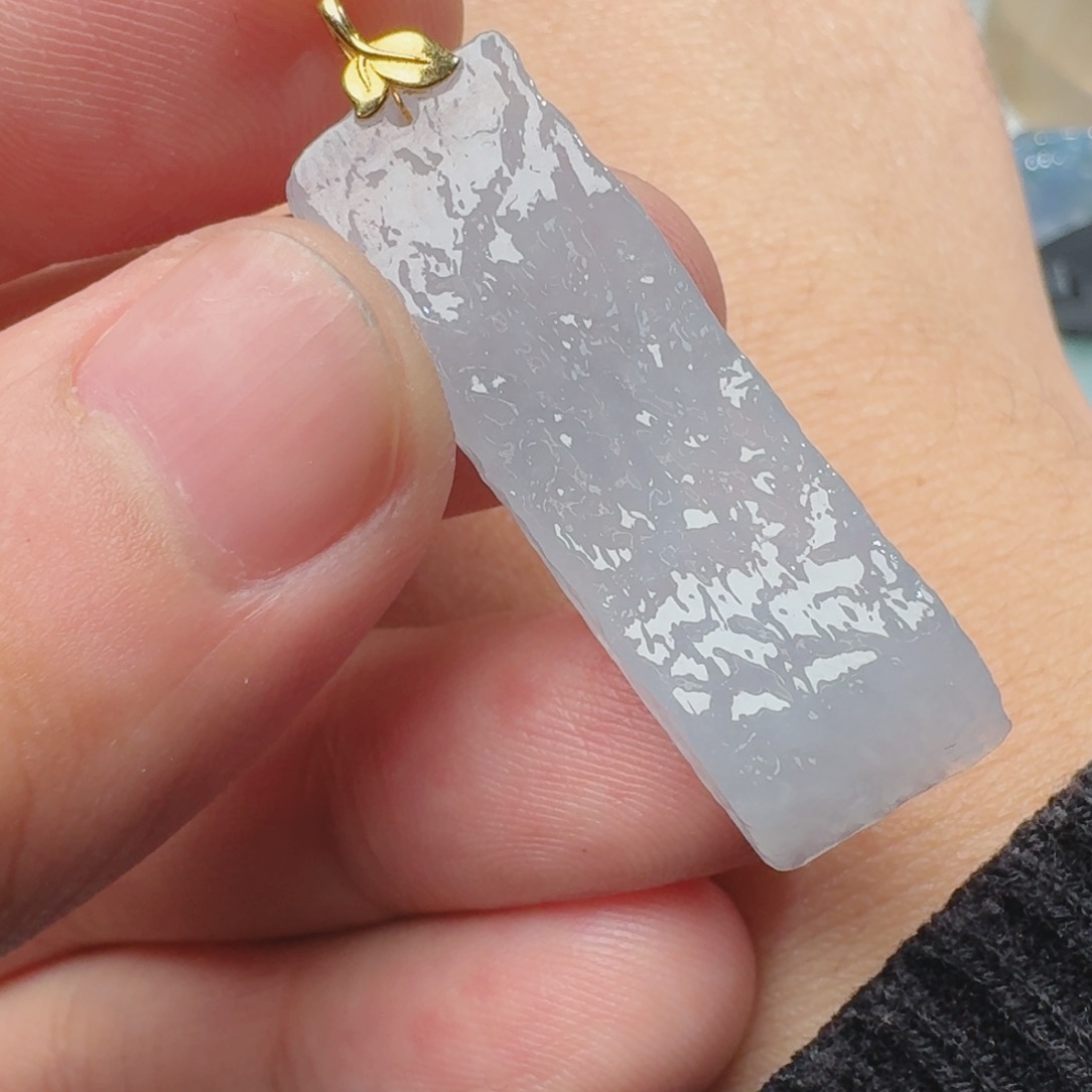 翡翠颈饰18K金镶嵌天然缅甸翡翠A货随形吊坠