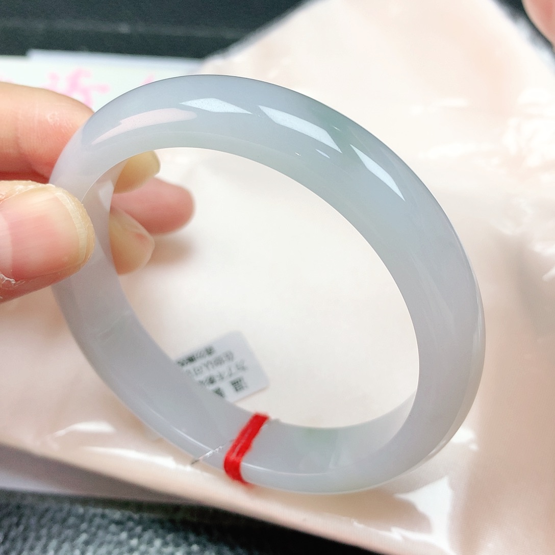 翡翠手镯未镶嵌57圈