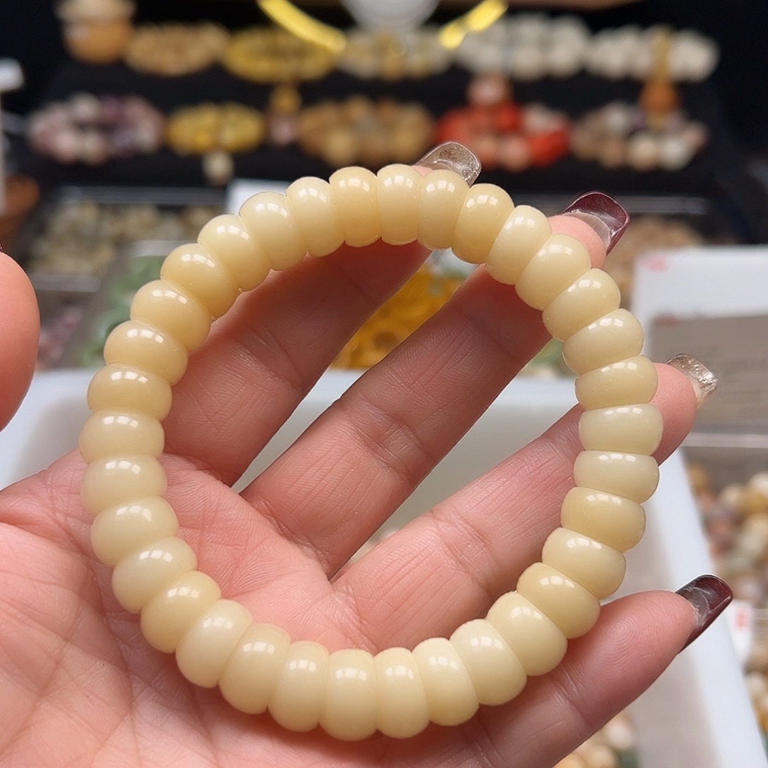 手串菩提根/象牙果卡13金小碗一条