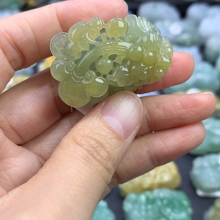 翡翠未镶嵌颈饰天然缅甸A货翡翠貔貅吊坠