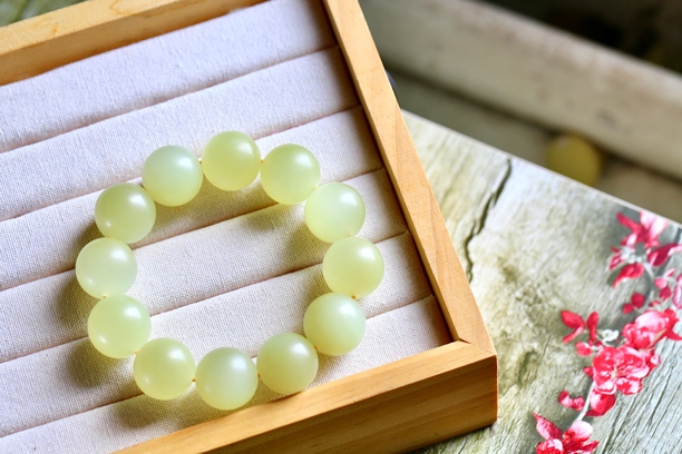 和田玉18mm黄玉猫眼手串