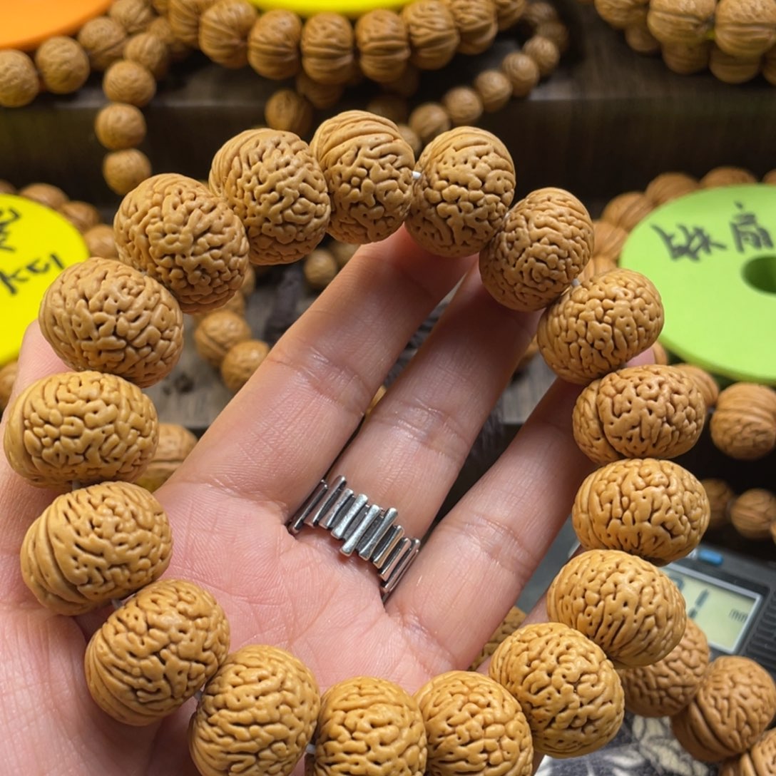 桃核手串大**贺矮壮白月光