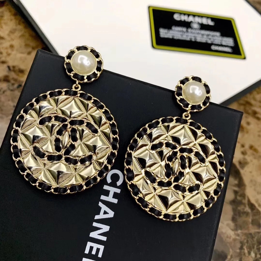 全新未使用 Chanel/香奈儿 耳环大号重工皮穿圆形精致