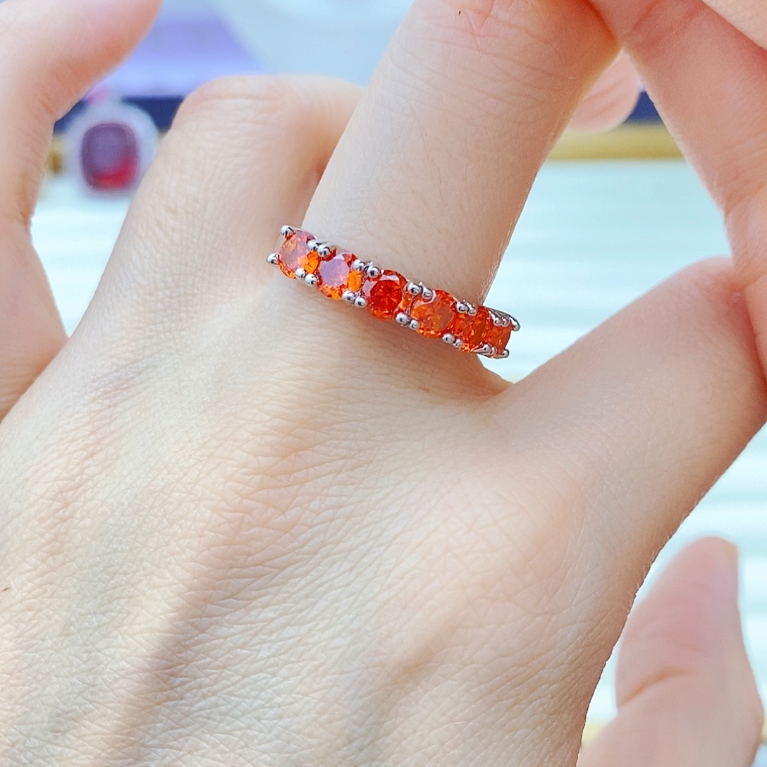 未镶嵌戒指石榴石（芬达石）