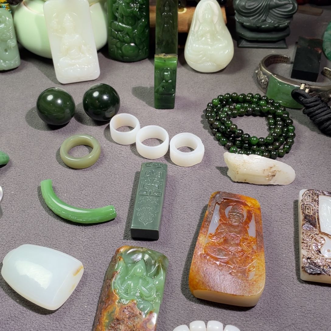 颈饰未镶嵌和田玉