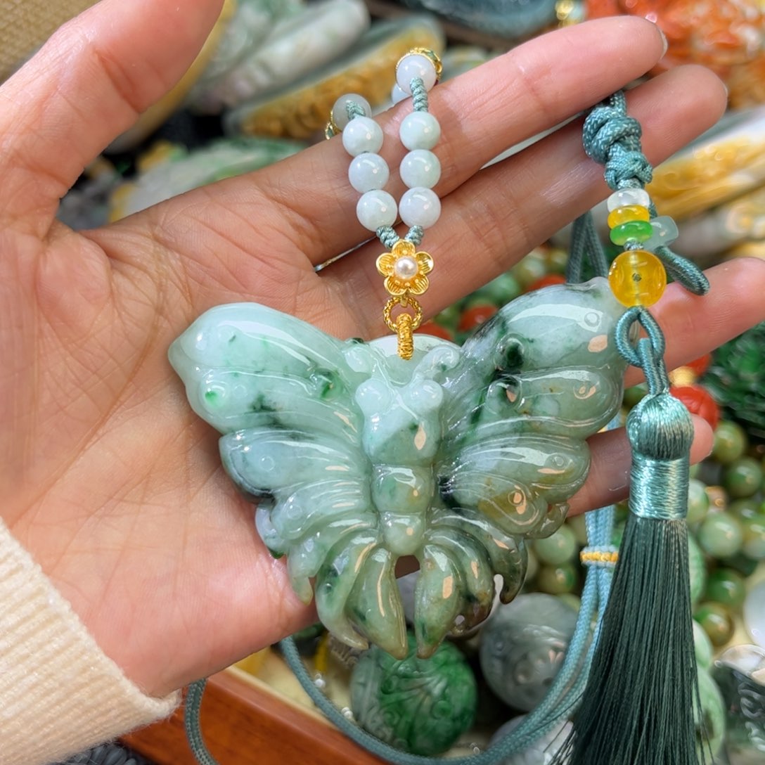 翡翠颈饰未镶嵌待编款