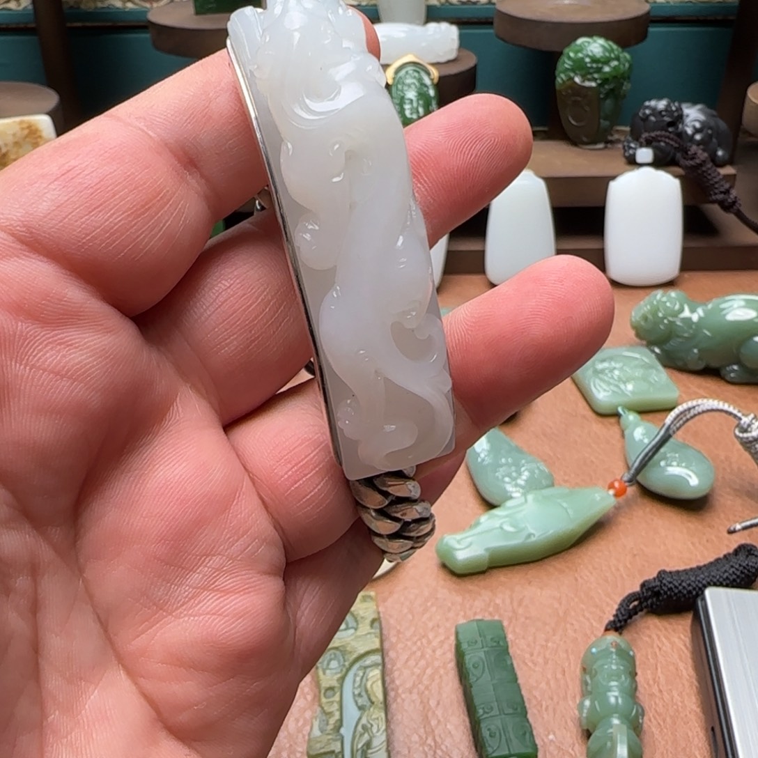 和田玉未镶嵌颈饰