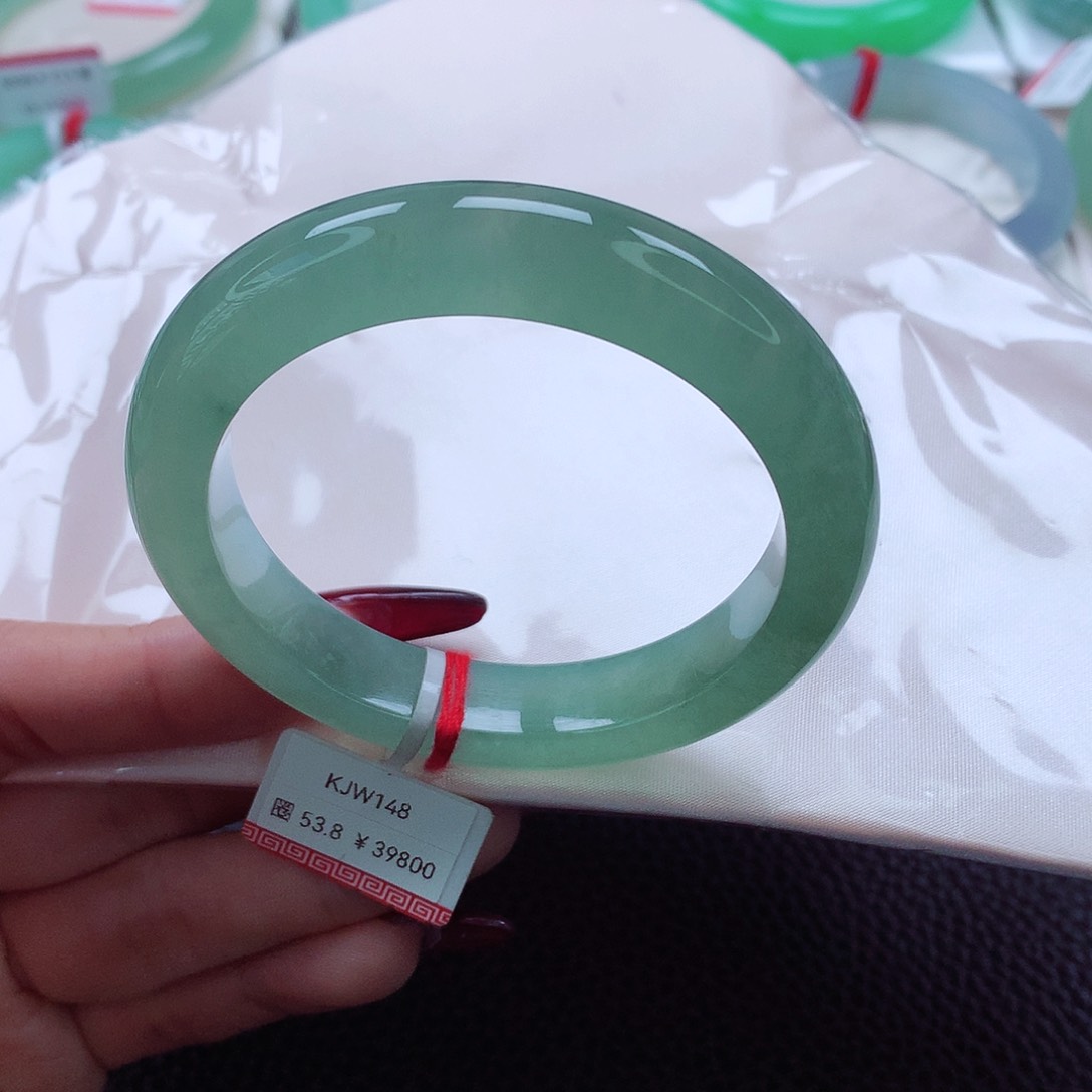 翡翠手镯未镶嵌52.53.54冰透湖水绿 有种有色 小圈毕业