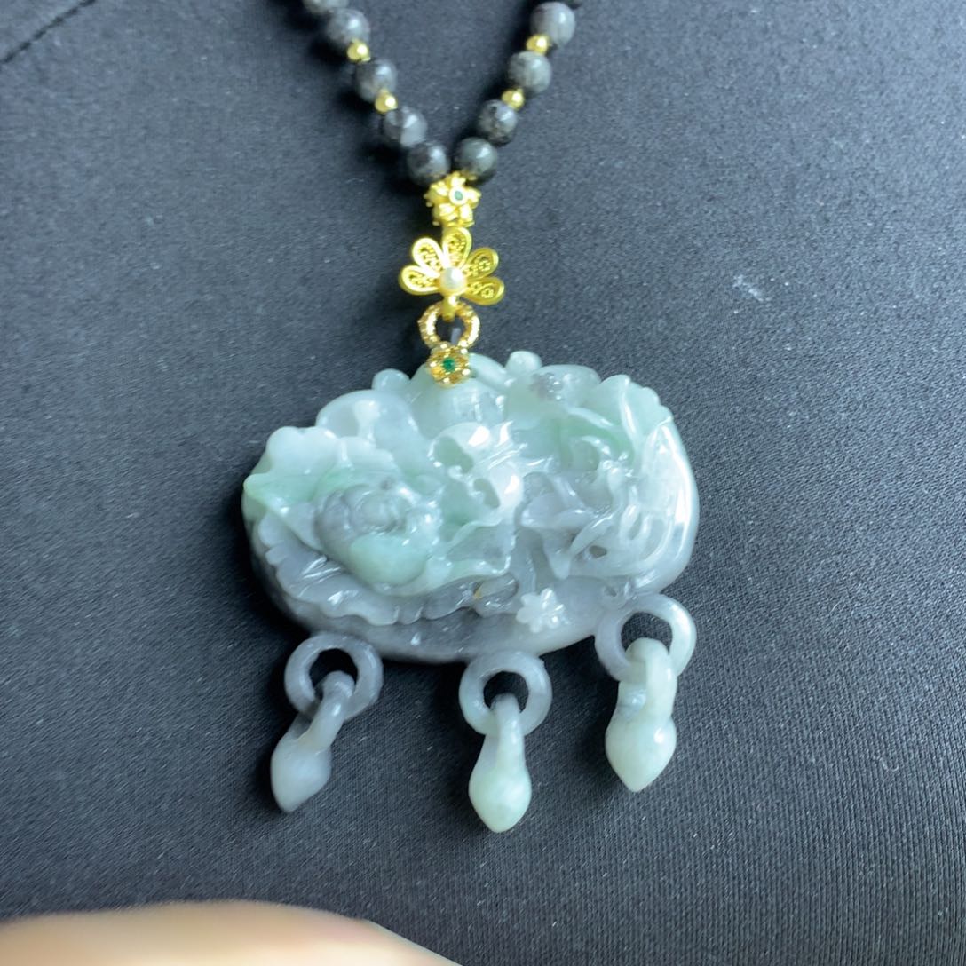 翡翠颈饰未镶嵌翡翠