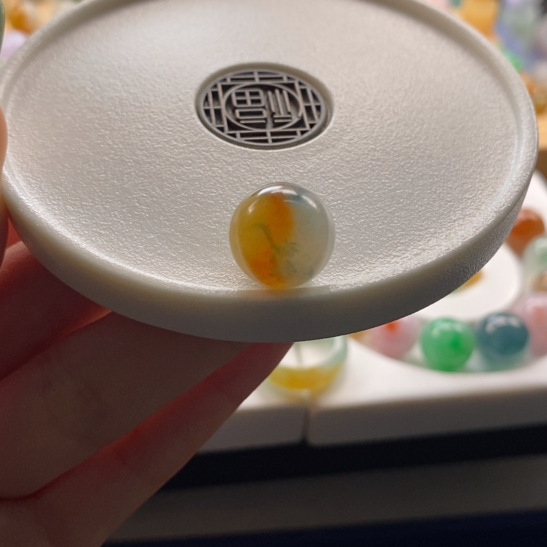 翡翠未镶嵌颈饰半山半水特色飘花圆珠卡12.60