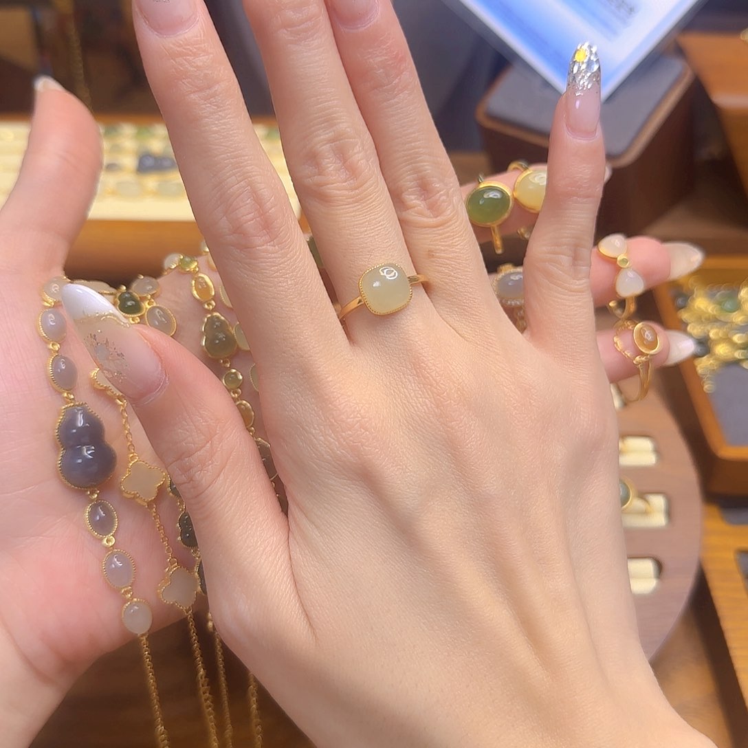 和田玉戒指银S925镀金镶嵌