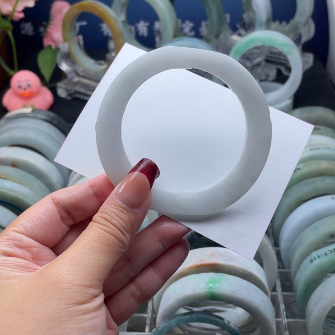 定制翡翠未镶嵌翡翠手镯