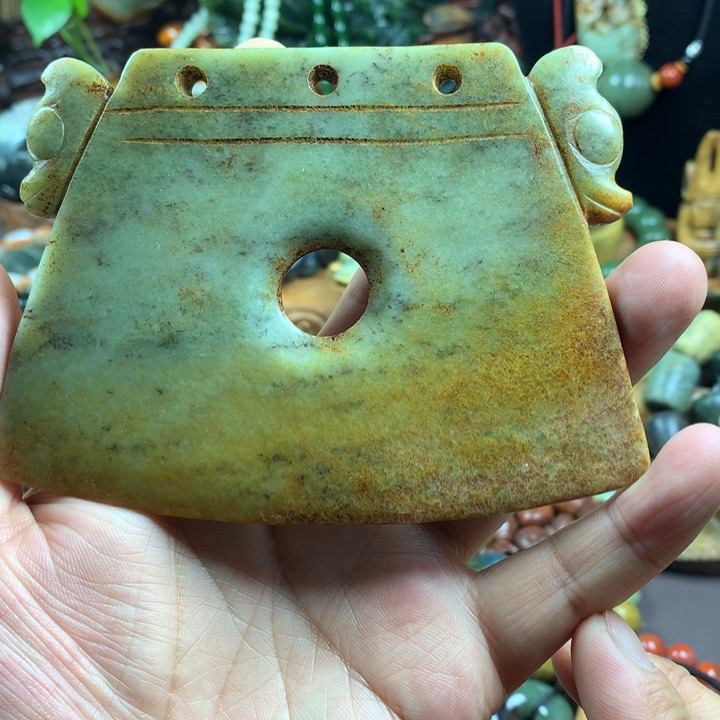 透闪石质玉吊坠未镶嵌