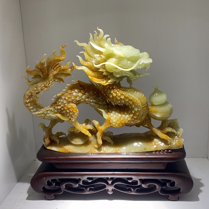 未镶嵌蛇纹石玉（覆膜）珠宝奇石