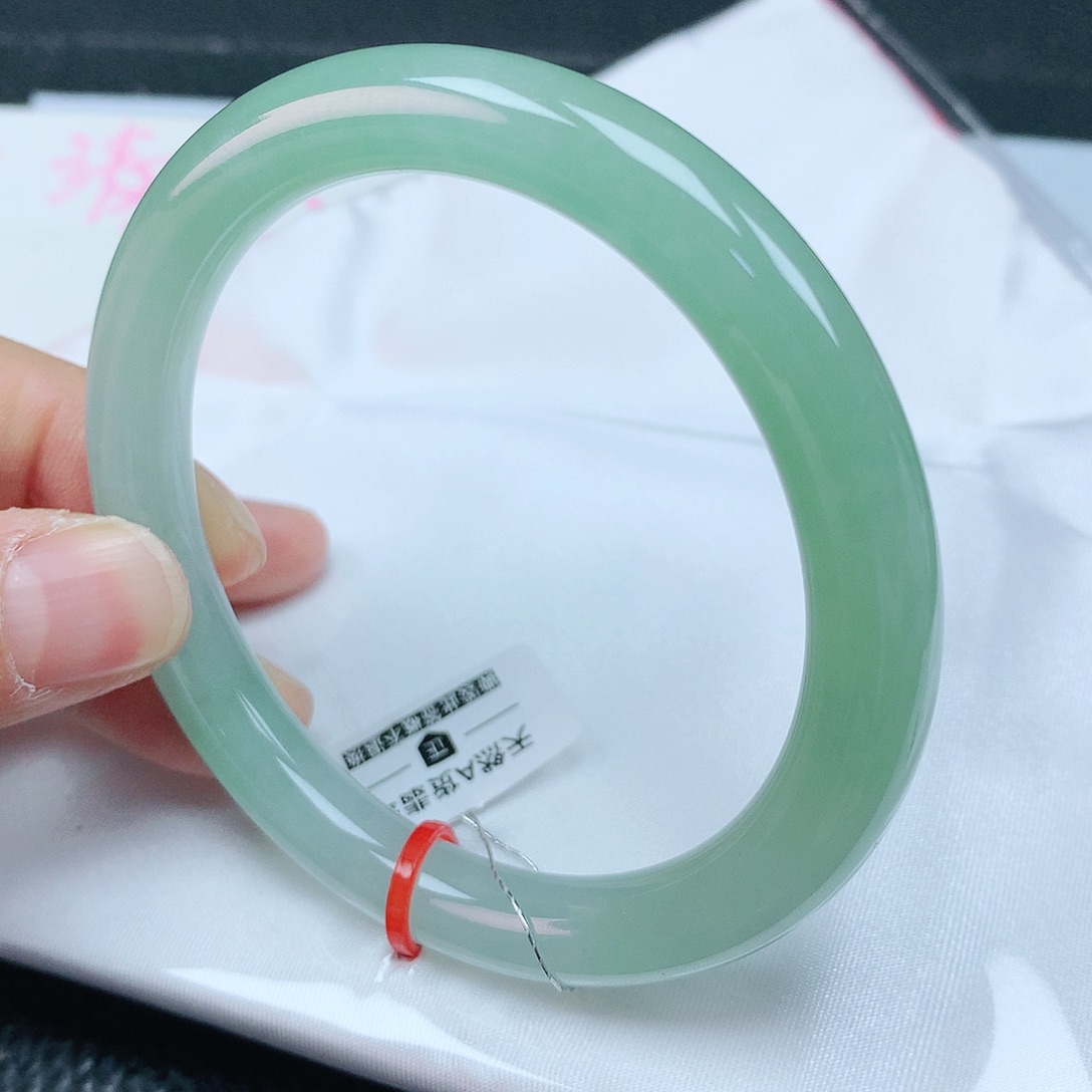 翡翠手镯未镶嵌57圈