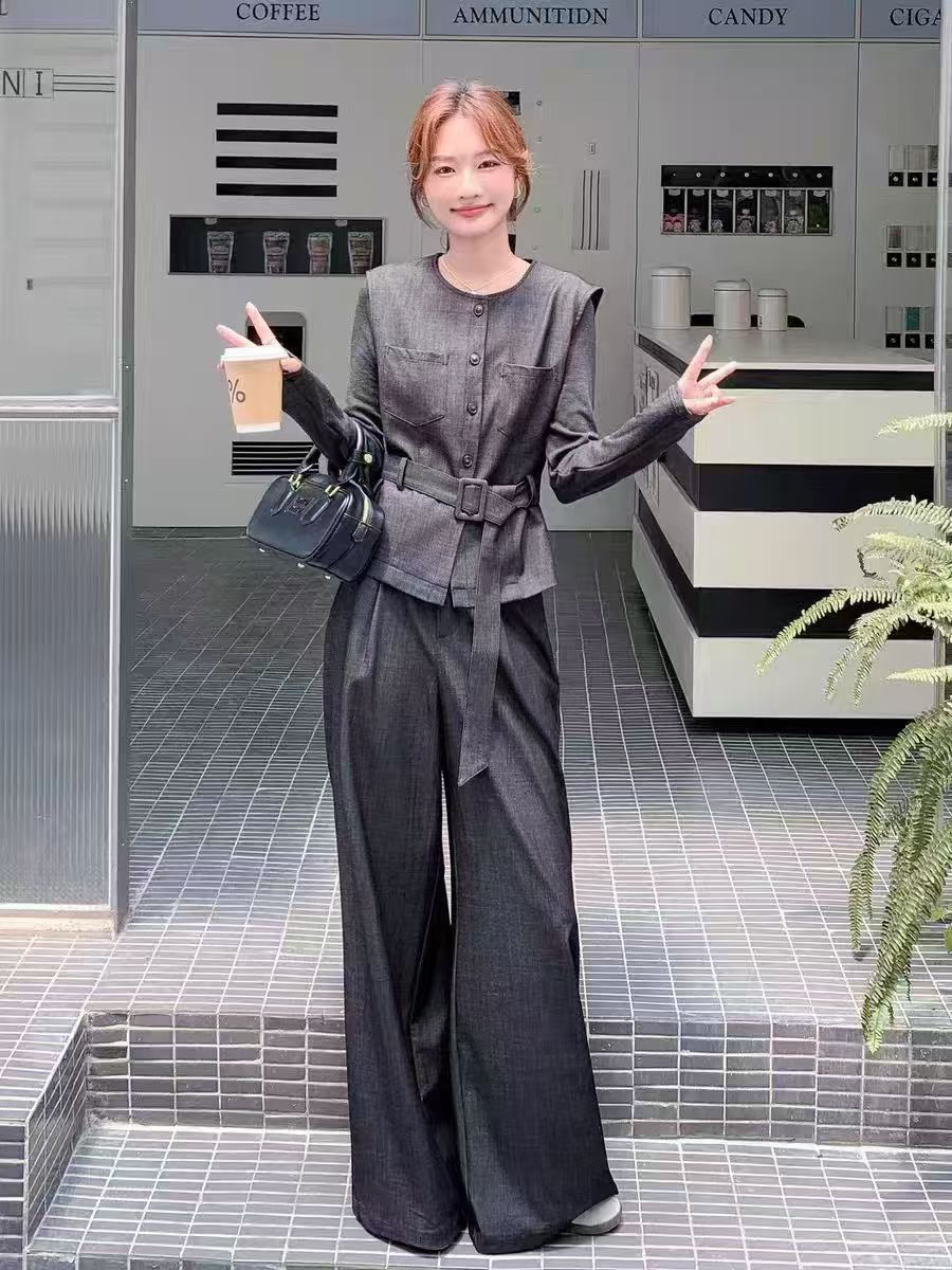 8822灰色高级感气质西装套装2025秋款老钱风马甲T恤阔腿裤三件套