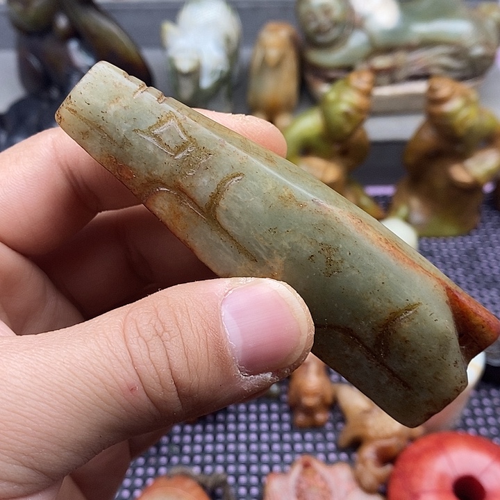 未镶嵌蛇纹石玉颈饰