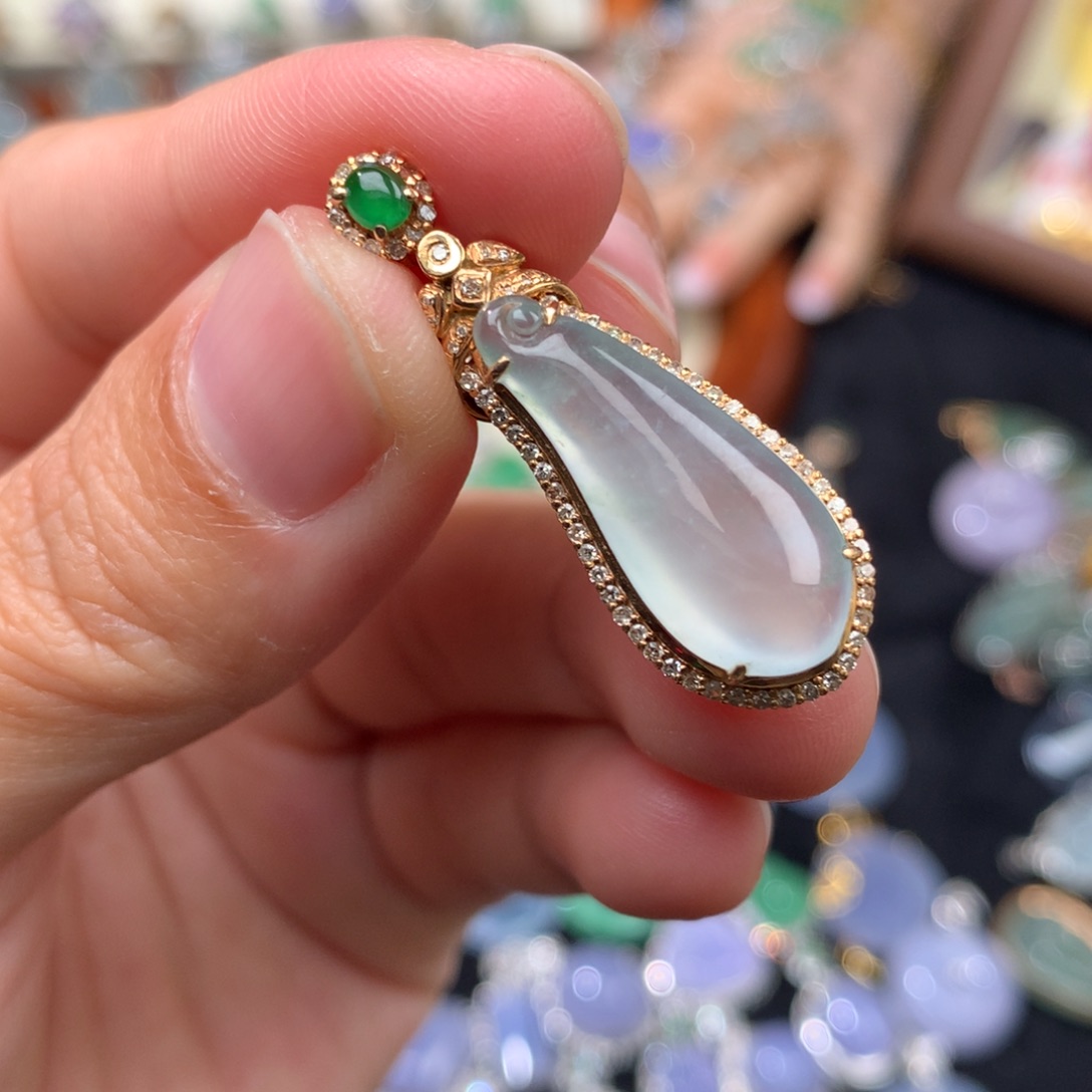 吊坠(不含链)18K金镶嵌翡翠