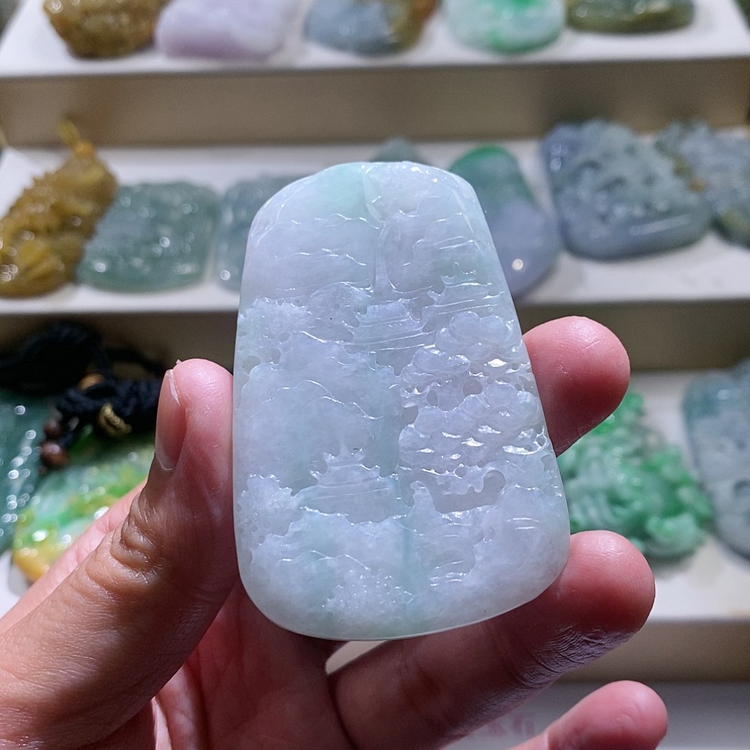 【闪购商品】翡翠颈饰未镶嵌山水