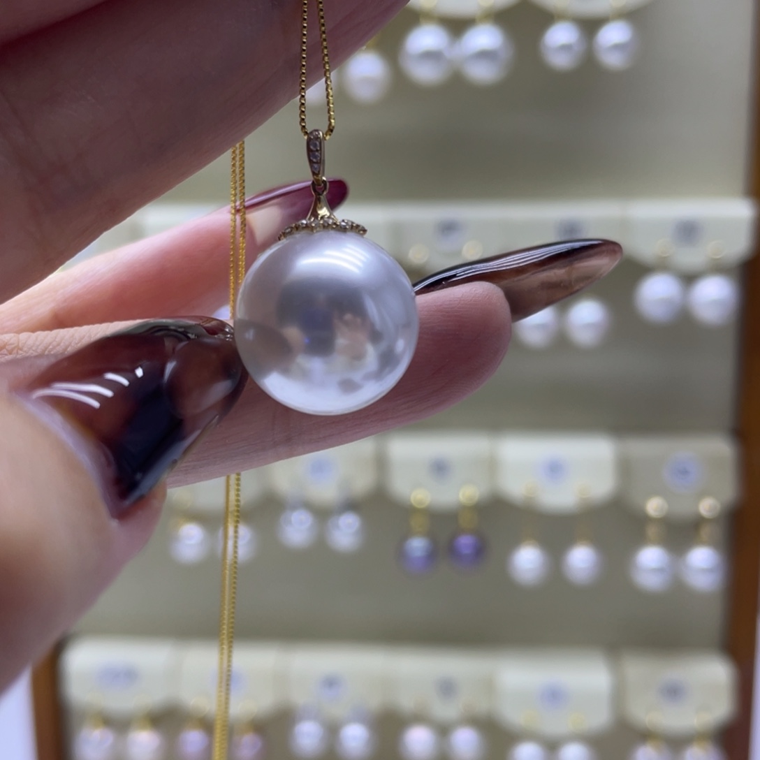 淡水珍珠吊坠(赠链)18K金镶嵌