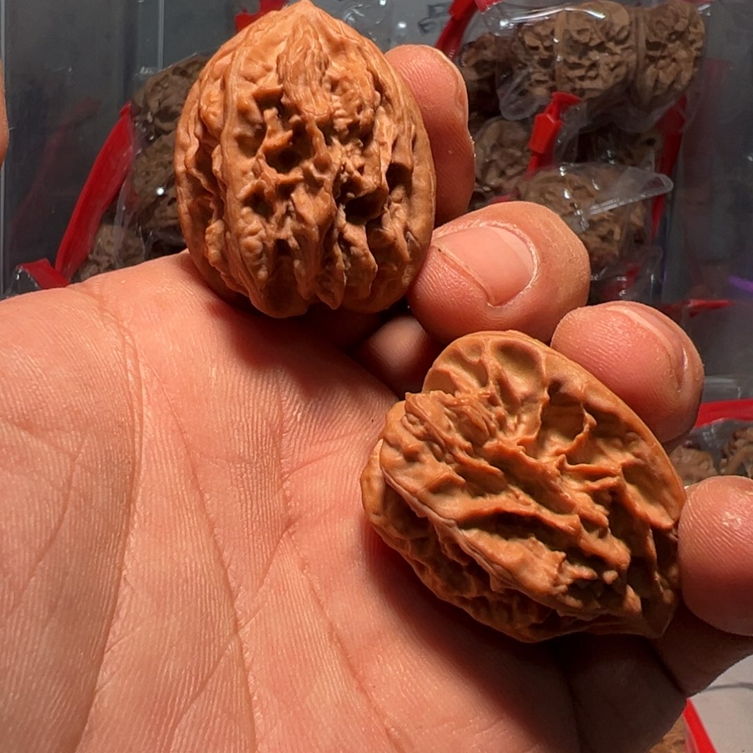 文玩核桃，龙骨鸡心