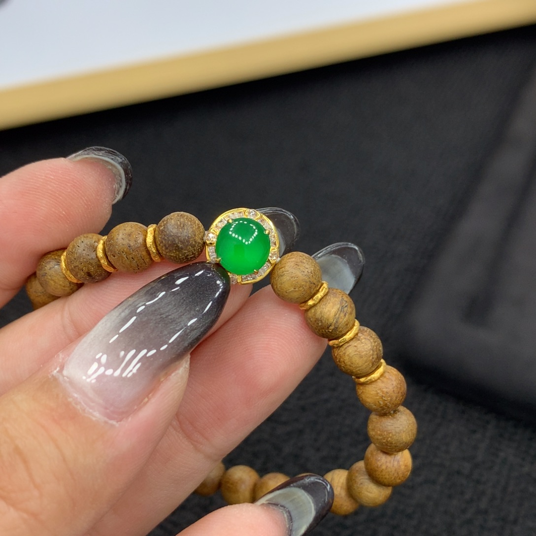 颈饰18K金镶嵌翡翠收****祖手串