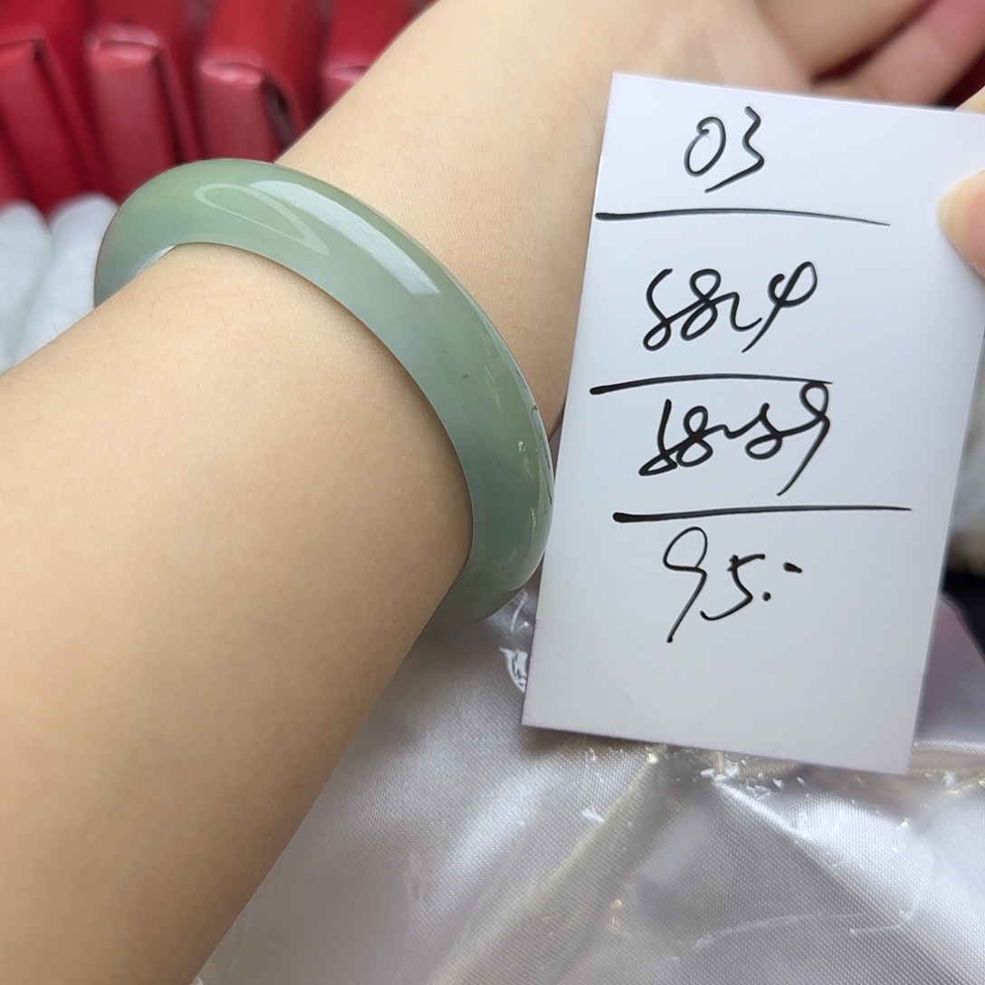 未镶嵌手镯翡翠3