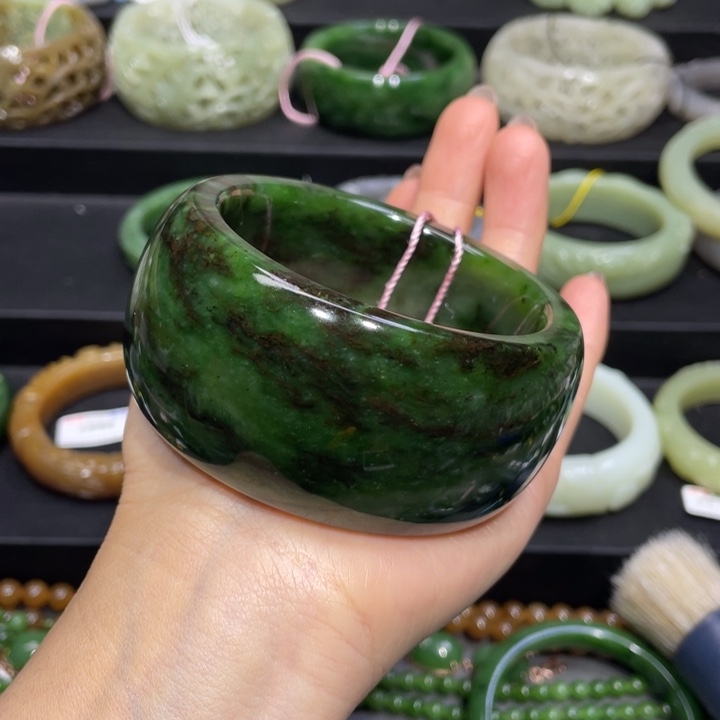 和田玉手镯59圈口 编号32未镶嵌