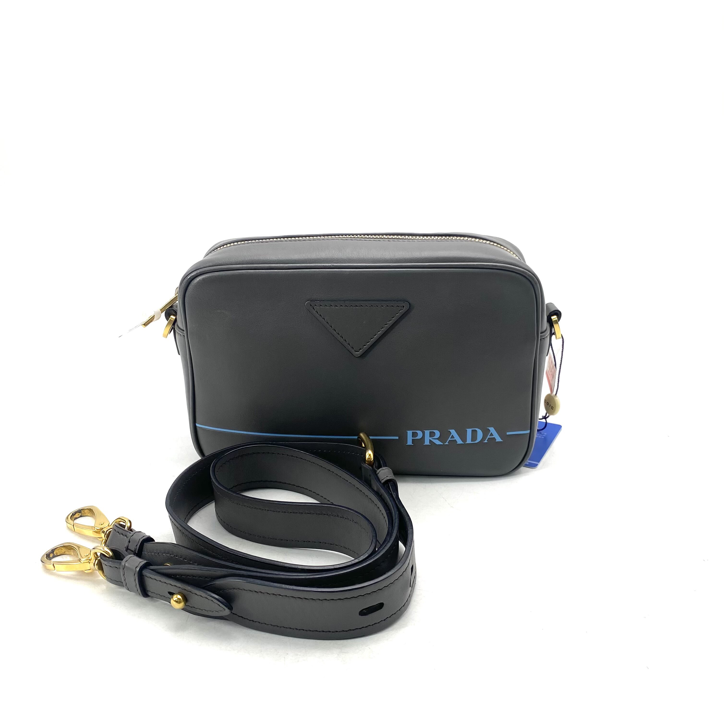 95新 Prada/普拉达 98新灰色全皮相机包尺寸22/14