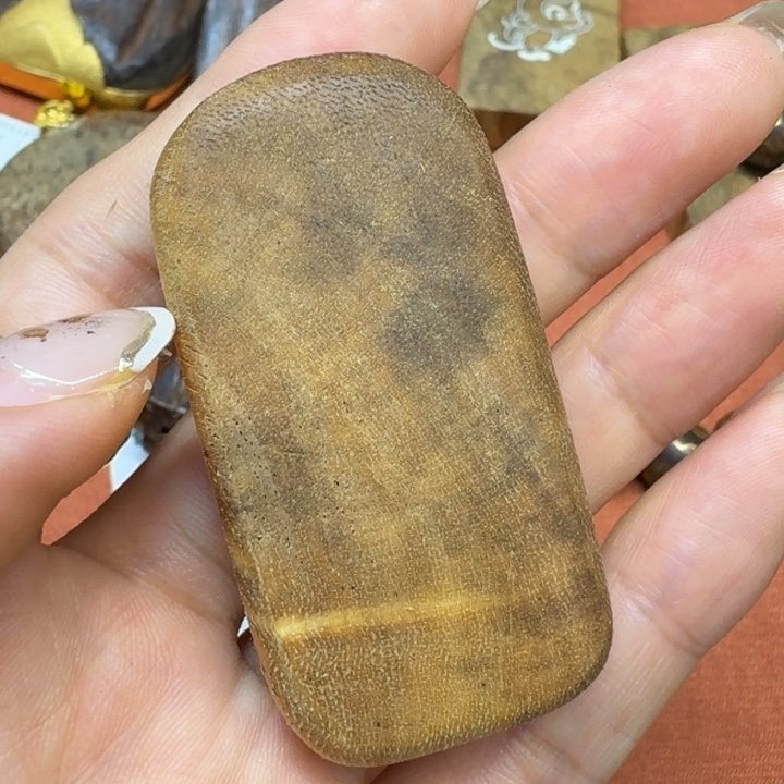 大叶紫檀（黑酸枝木类）