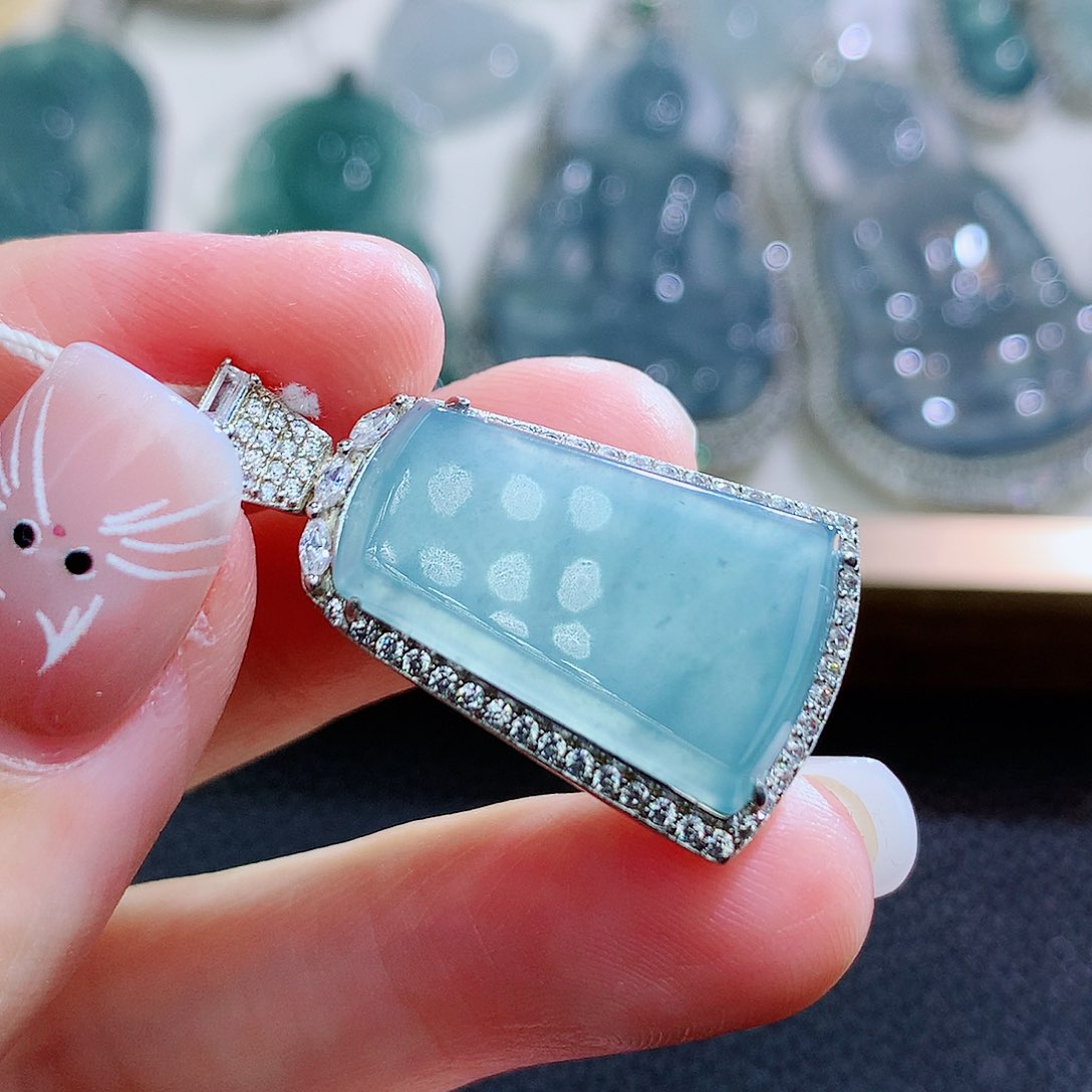 翡翠颈饰银S925镶嵌翡翠