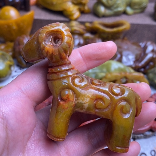 蛇纹石玉未镶嵌颈饰91