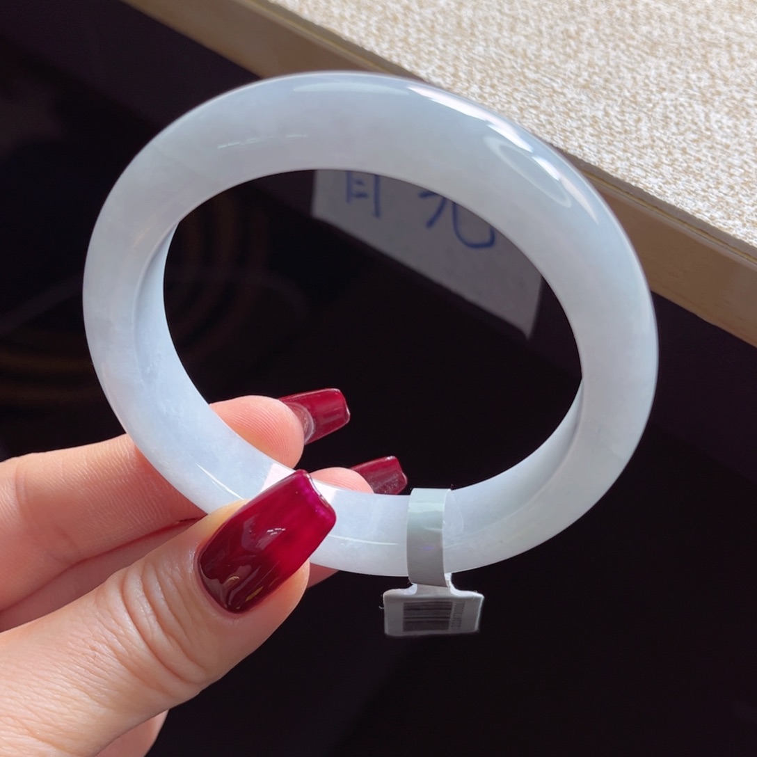 翡翠手镯未镶嵌手镯