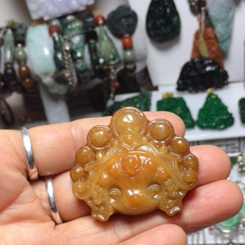 翡翠未镶嵌吊坠(赠链)
