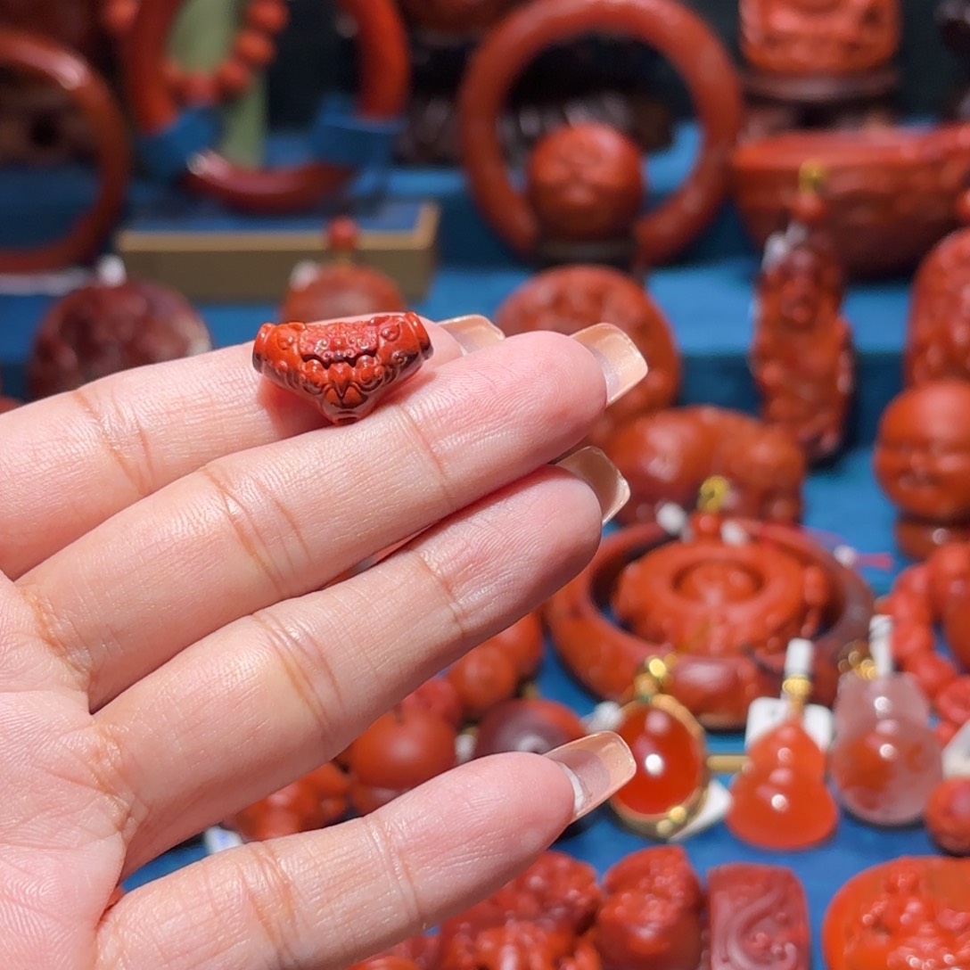 未镶嵌雕刻南红玛瑙