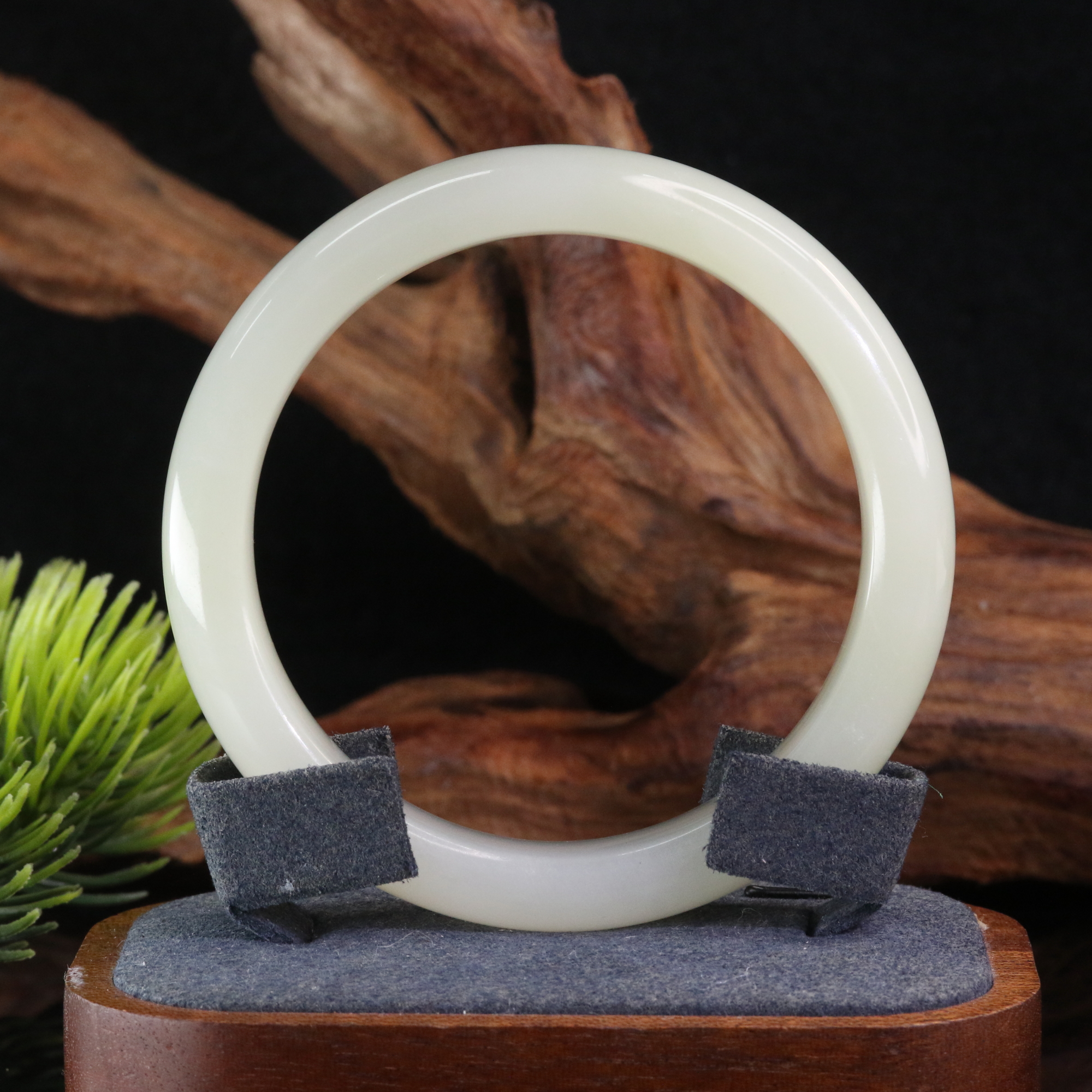 22和田玉晴水手镯60圈/500892北京中保拍卖