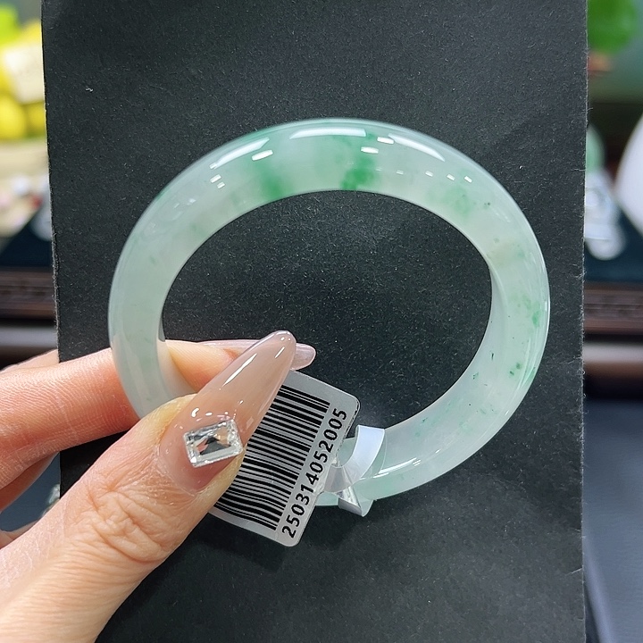 石英质玉（非洲翠）未镶嵌手镯55-56