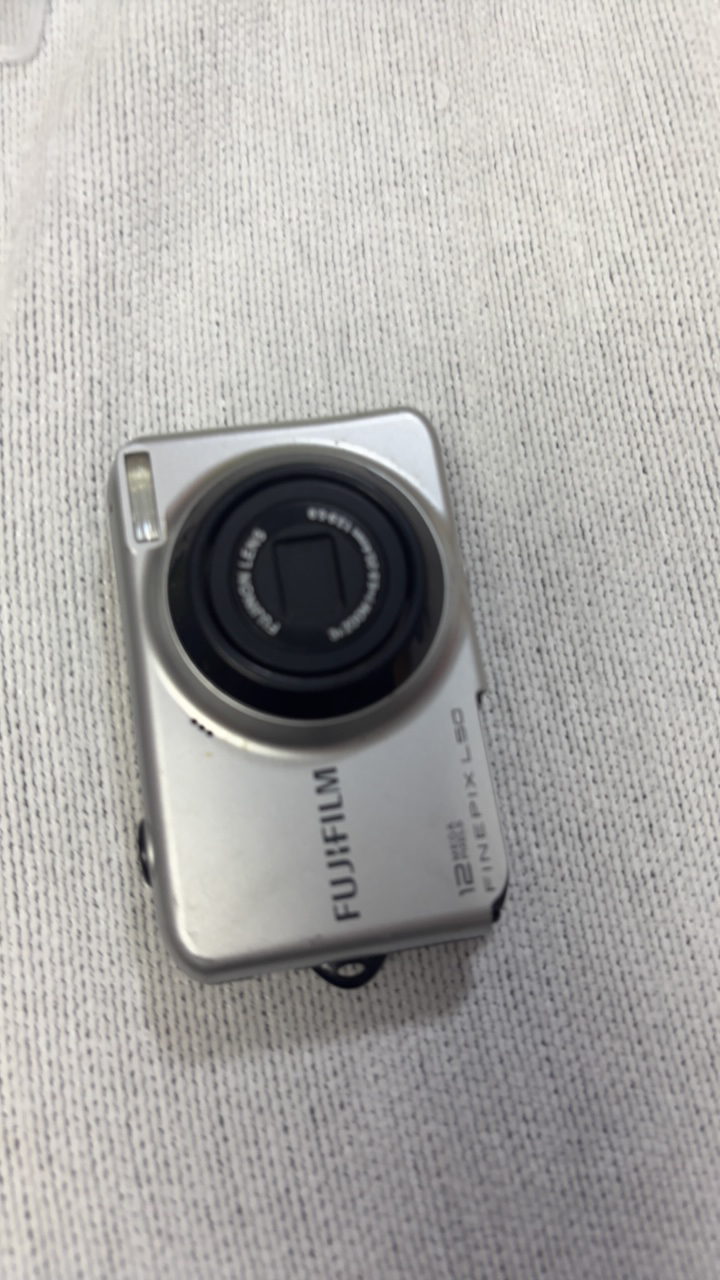 9新  复古数码相机高像素出片色彩浓郁配件齐全富士l50