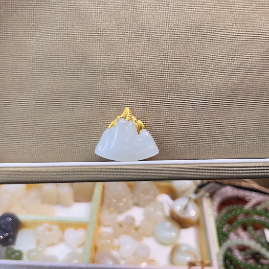 和田玉18K金镶嵌吊坠(不含链)