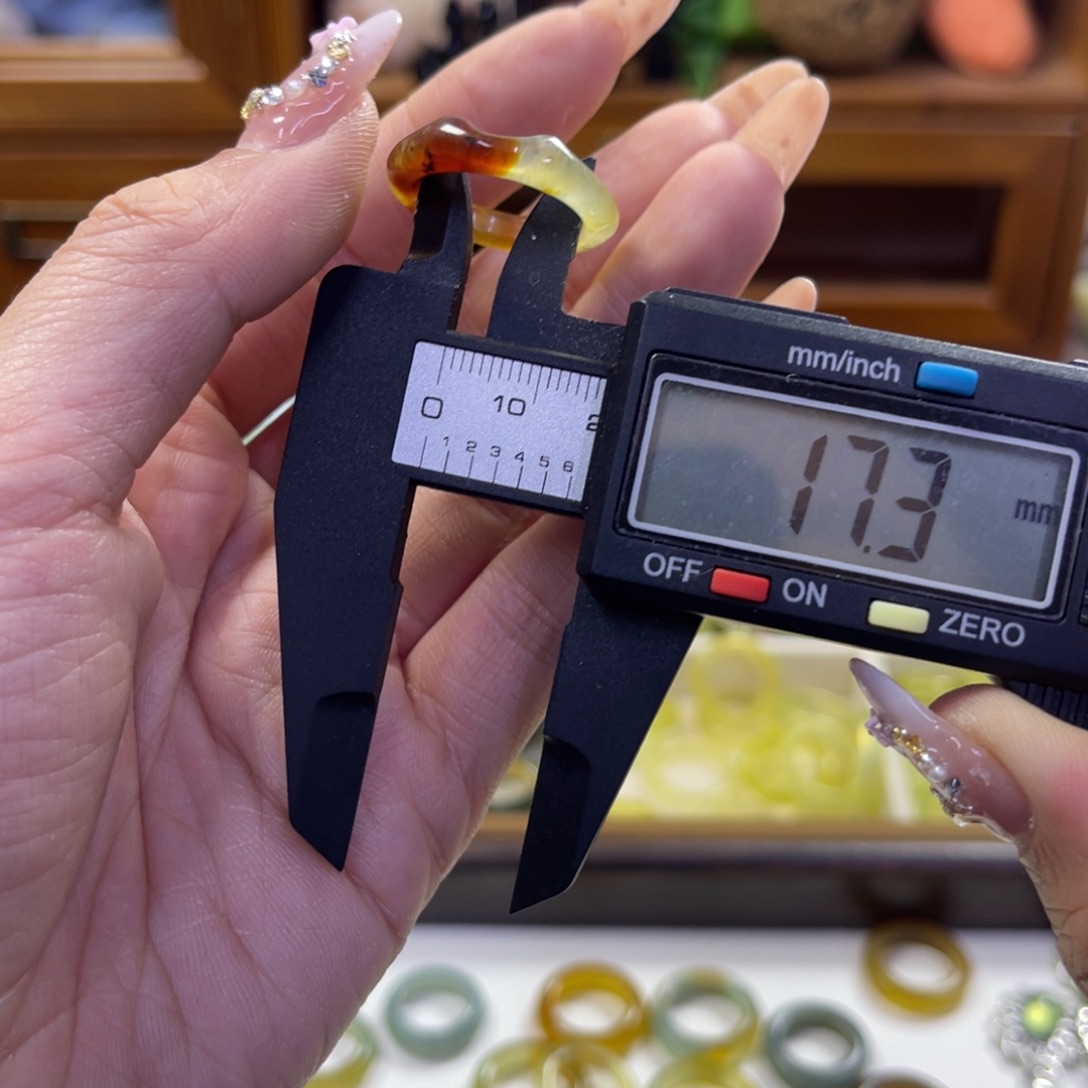 蛇纹石玉未镶嵌手镯98