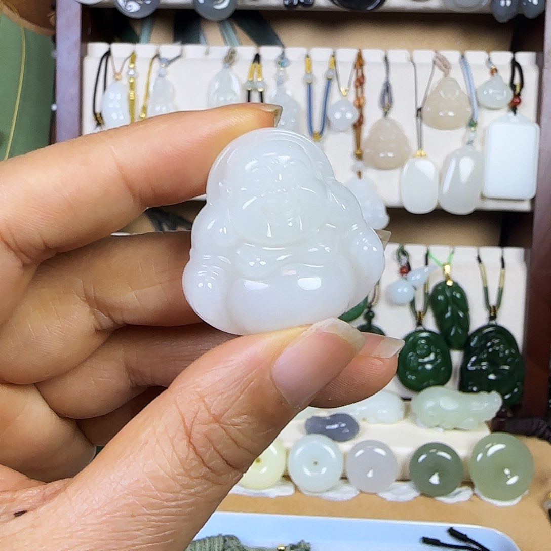 和田玉未镶嵌颈饰