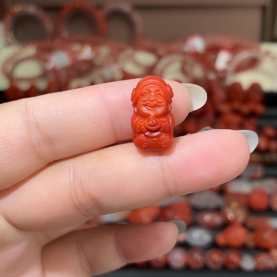 南红玛瑙未镶嵌颈饰财神爷