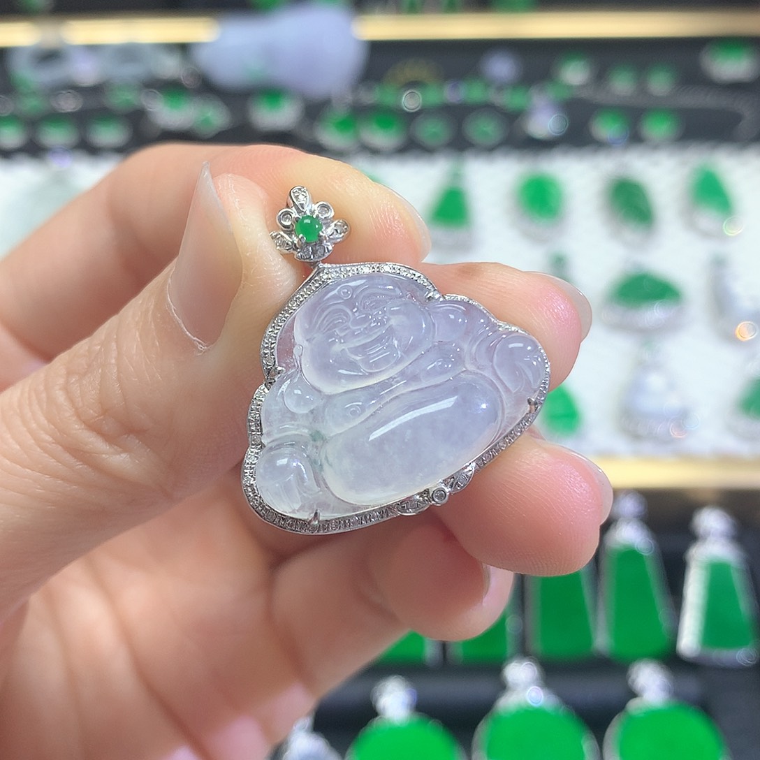 颈饰18K金镶嵌翡翠吊坠