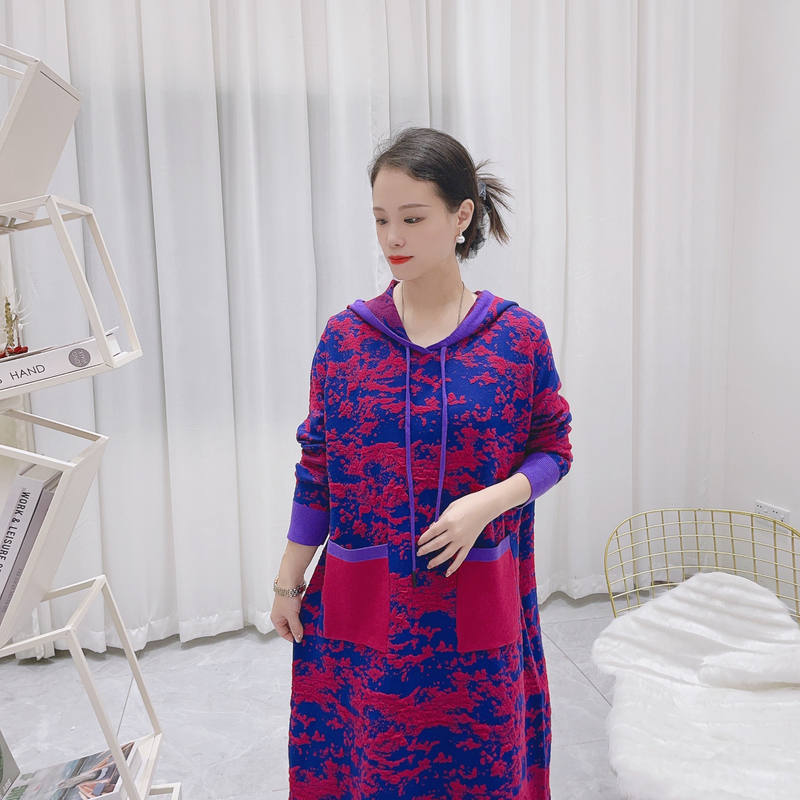 6011 [姹紫嫣红]气质优雅连帽秋冬连衣裙