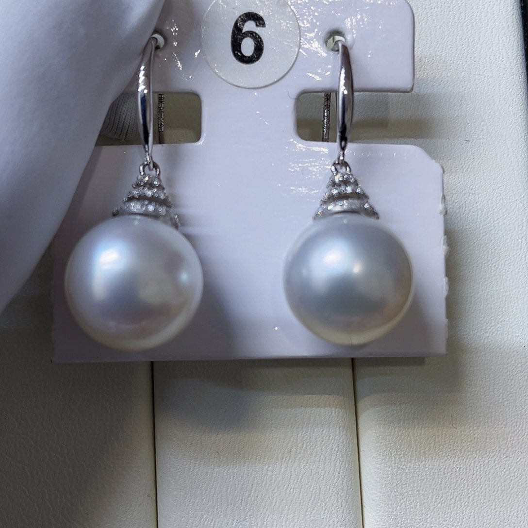 海水珍珠耳饰18K金镶嵌