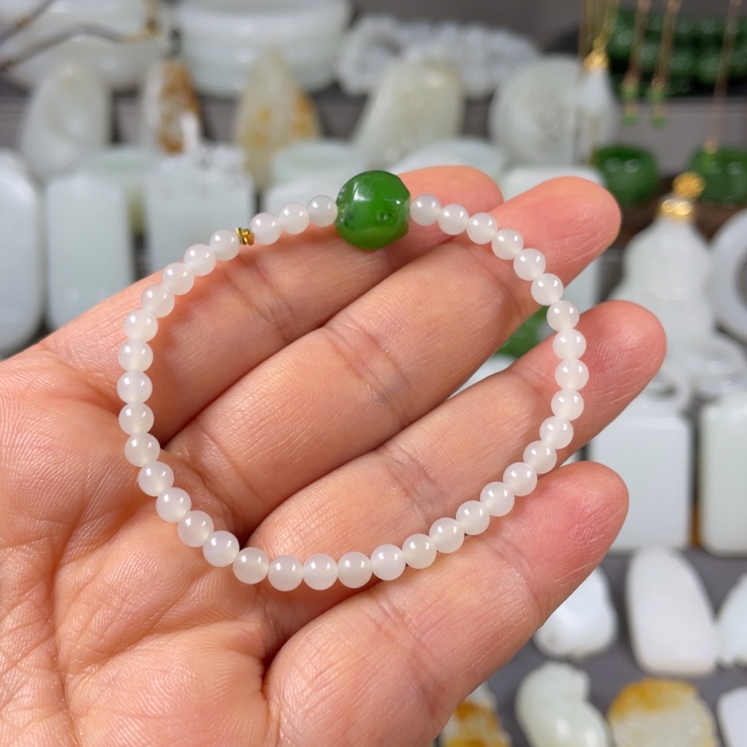 和田玉颈饰未镶嵌