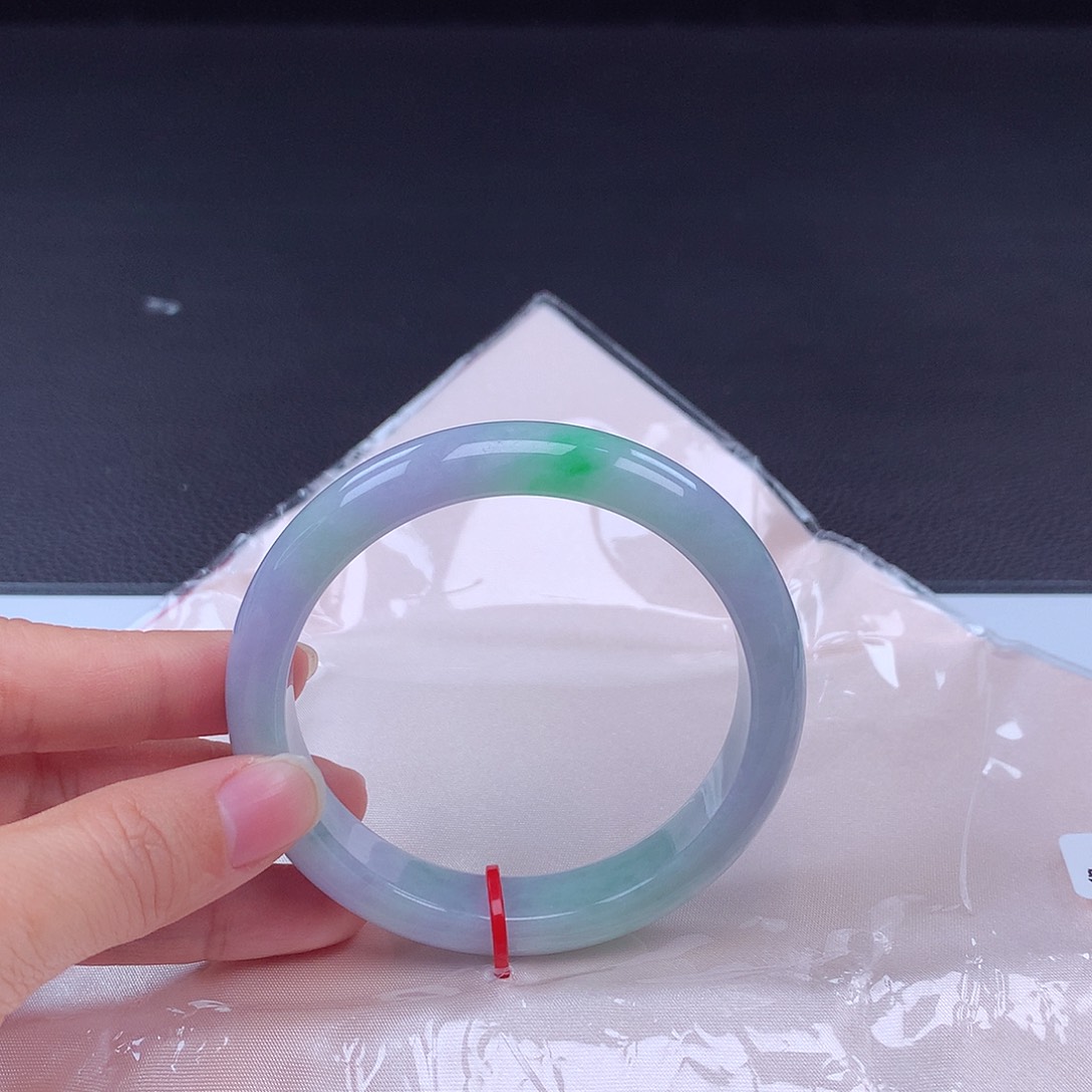 翡翠手镯未镶嵌i****？手镯001343